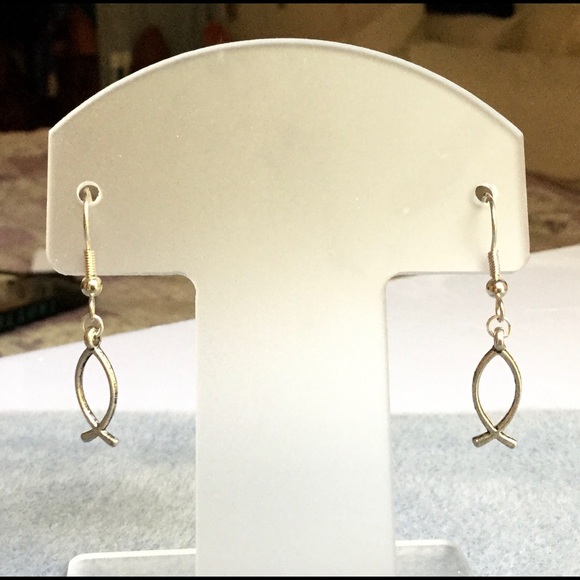 Pewter Fish Drop Earrings w Silver Plated Earwires - Picture 2 of 4